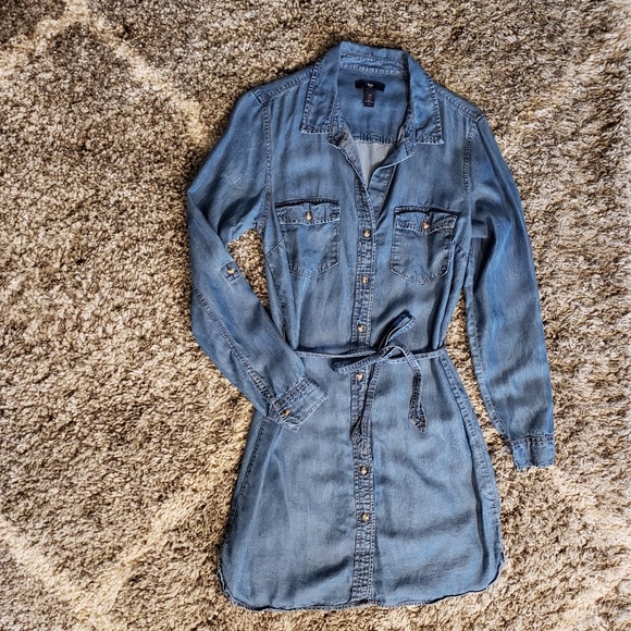GAP Dresses & Skirts - Gap Chambray long sleeve shirt dress